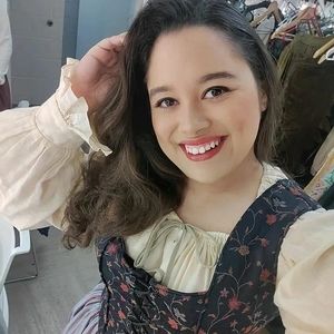 Meet your Posher, Alexandra